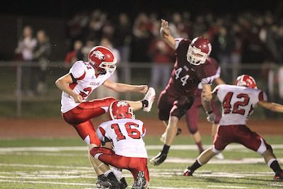 Beebe's Brad Gann (44) tries to block a Vilonia field goal. (Bill Patterson photo)