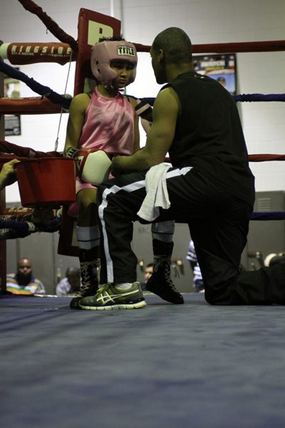 Rodney Gillespie advises Aliyah during 1-minute break.