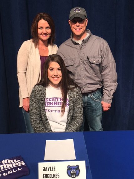 Greenbrier’s Jaylee Engelkes, with her parents, Jonathon and Julie, has signed to play softball at the University of Central Arkansas.