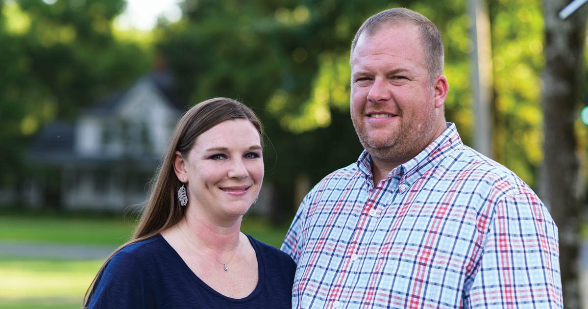 501 LIFE Magazine  Couples: Amanda and Shawn Hoelzeman