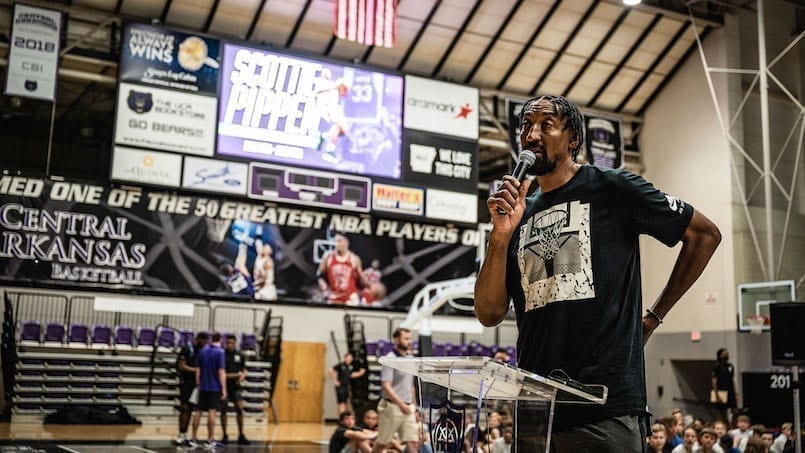 501 LIFE Magazine | Farris Center Court at UCA named for Pippen